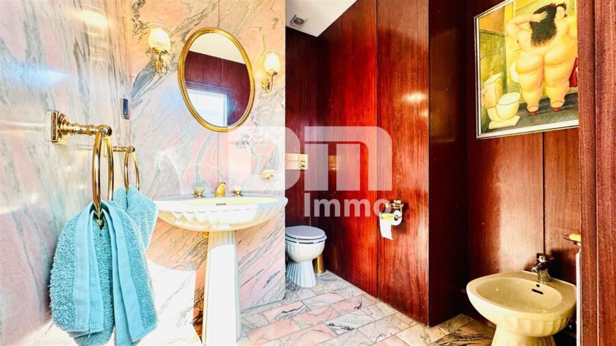 Hochwertige 5-Zi Wohnung in Traumlage mit Balkon in gepflegter Jugendstil-Villa + Panoramablick - Gäste WC